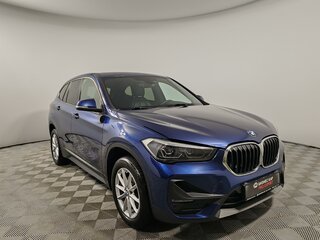 2020 BMW X1 18d xDrive II (F48) Рестайлинг, синий, 3000000 рублей, вид 3