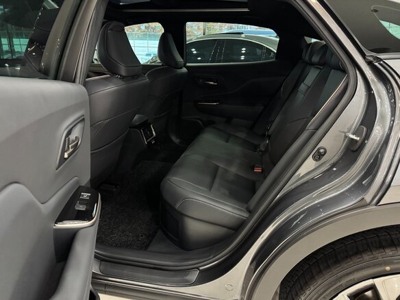 2024 Toyota Crown Crossover XVI (S230), чёрный, 6750000 рублей - вид 6