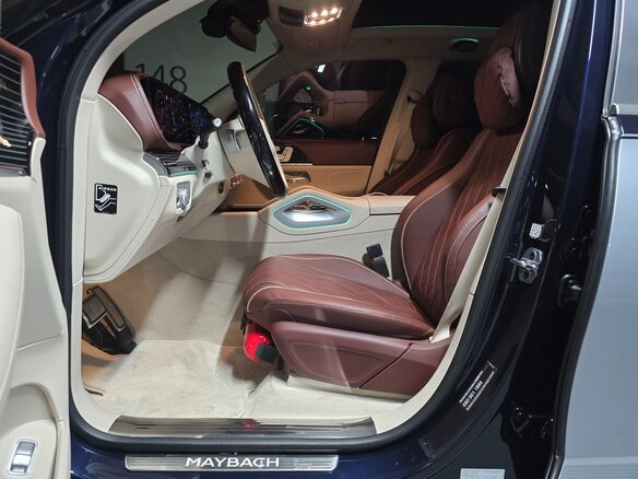 2025 Mercedes-Benz Maybach GLS 600 I Рестайлинг, серебристый, 23300000 рублей - вид 5