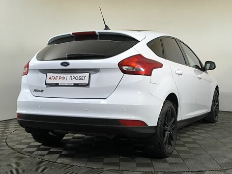 2017 Ford Focus III Рестайлинг, белый, 1046000 рублей, вид 4