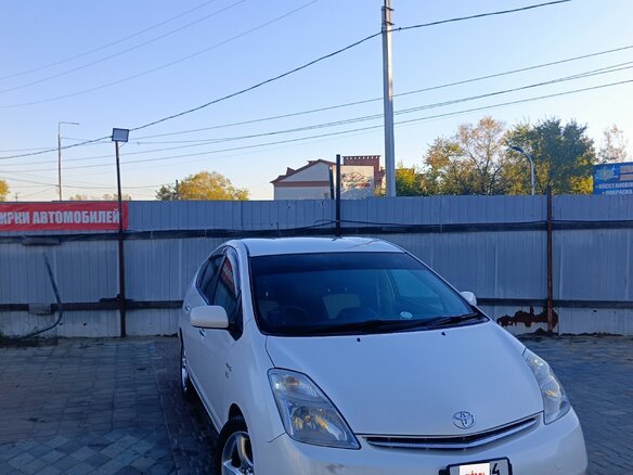 2008 Toyota Prius II Рестайлинг (XW20), белый, 800000 рублей - вид 2