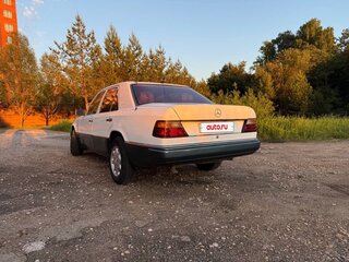 1990 Mercedes-Benz W124 200, белый, 500000 рублей, вид 1