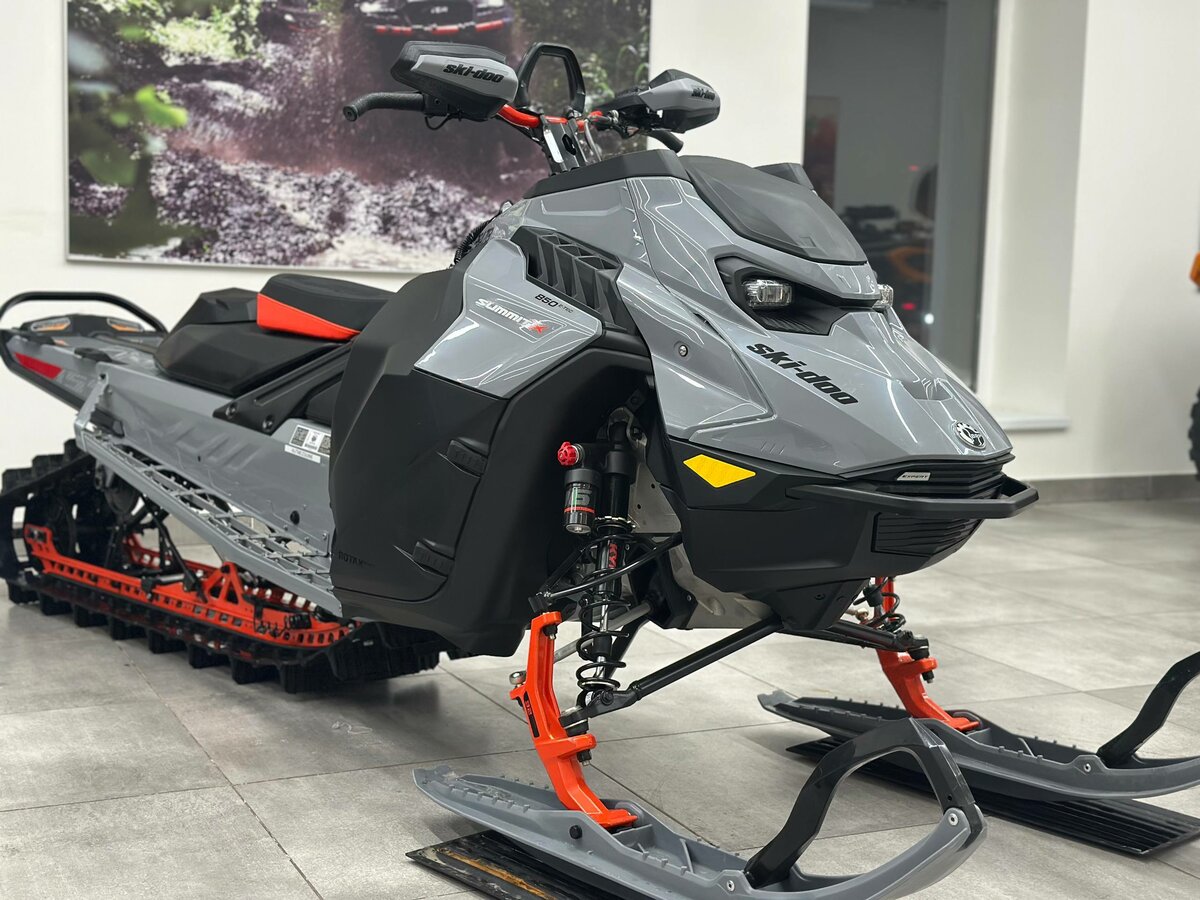 BRP Ski-Doo Expedition 900
