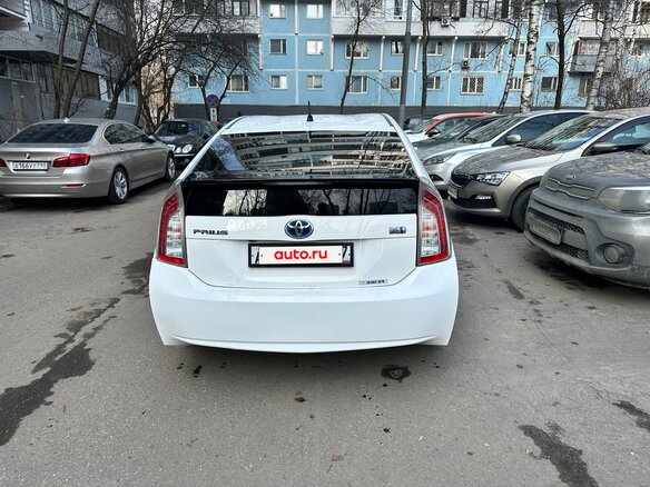 2012 Toyota Prius III Рестайлинг (XW30), белый, 920000 рублей - вид 6