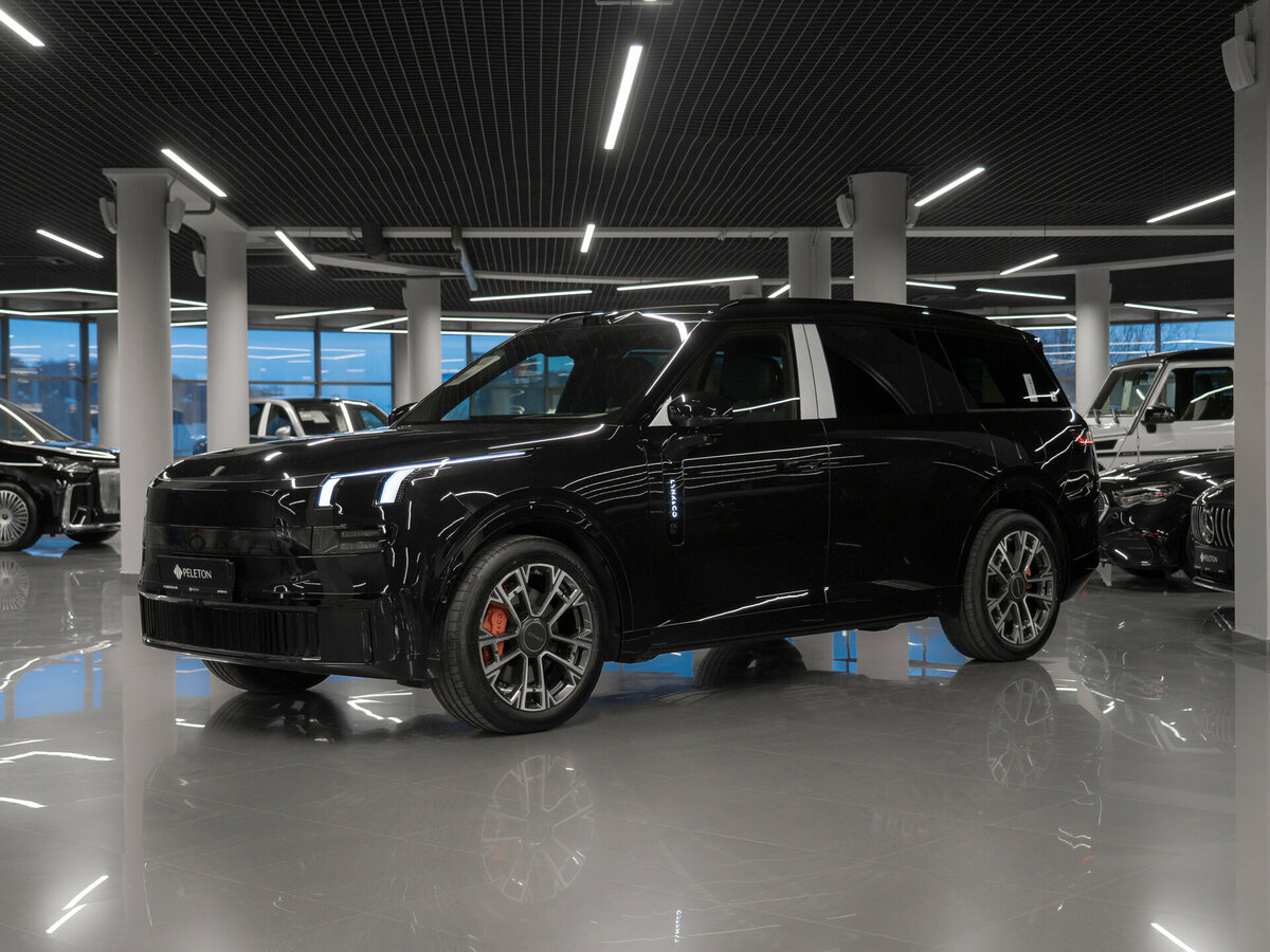 Lynk & Co 900