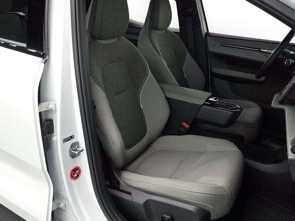 2025 Volvo EX30, белый, 5940019 рублей - вид 12