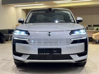 2025 Denza N9 46.9 kWh, серебристый, 8500000 рублей, вид 2