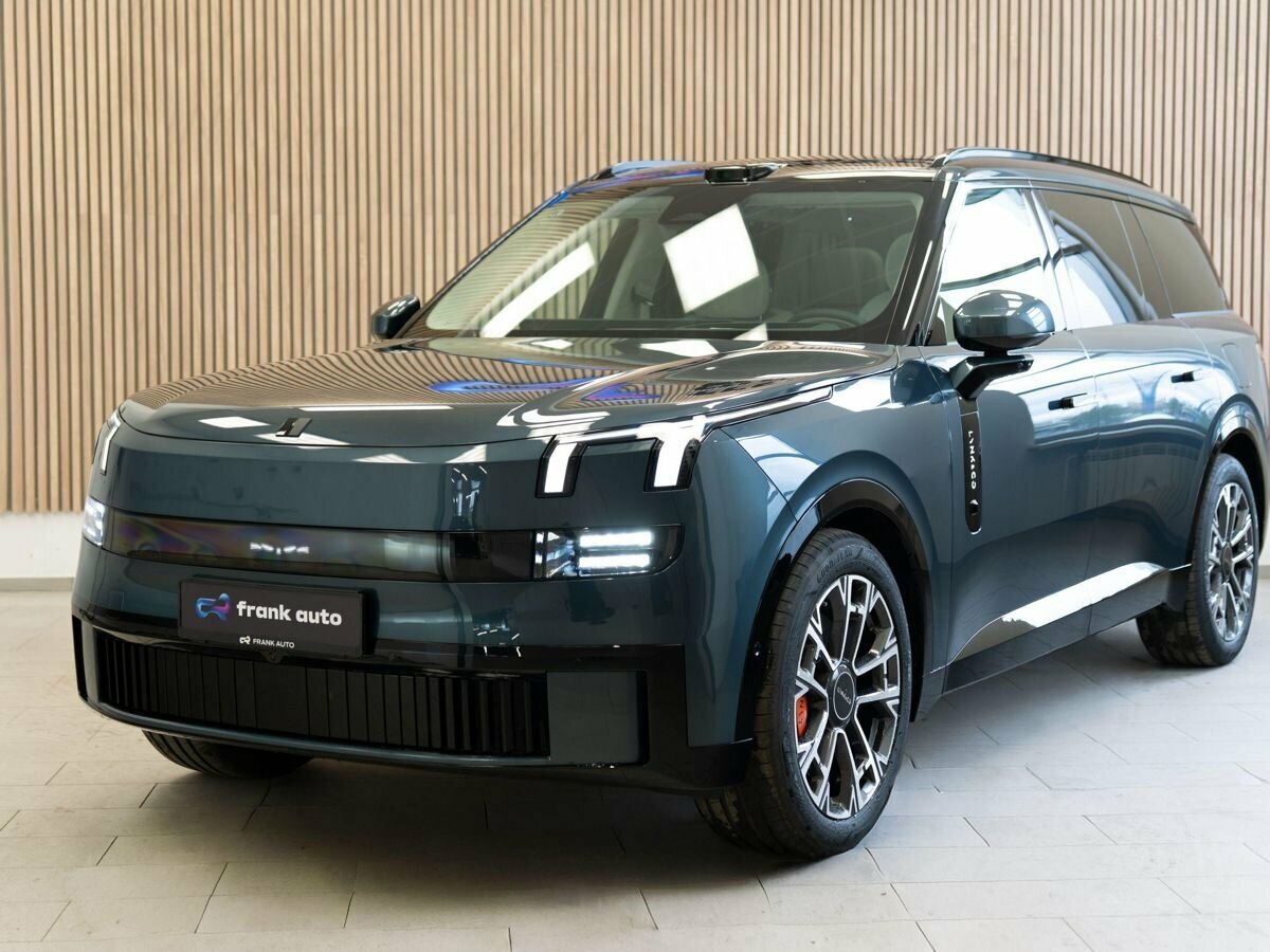 Lynk & Co 900