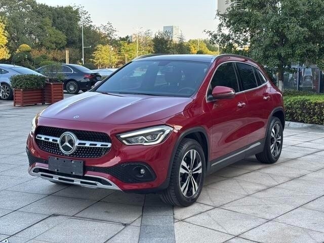 Mercedes-Benz GLA 180 II (H247)