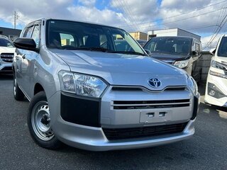 2023 Toyota Probox I Рестайлинг, серебристый, 780000 рублей, вид 1