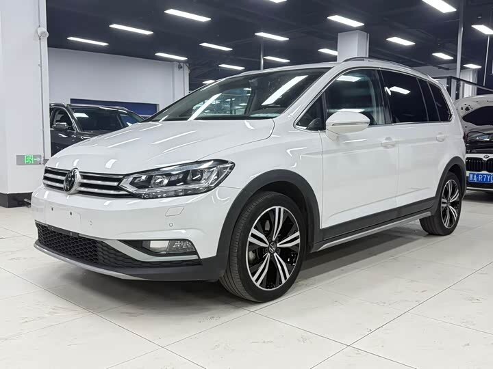 Volkswagen Touran Cross L II