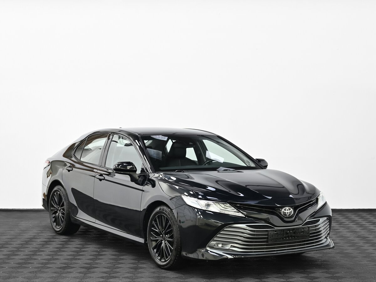 Toyota Camry VIII (XV70)