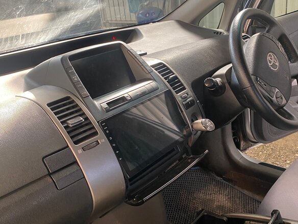 2009 Toyota Prius II Рестайлинг (XW20), серый, 450000 рублей - вид 4