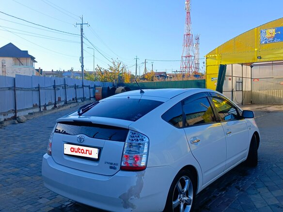 2008 Toyota Prius II Рестайлинг (XW20), белый, 800000 рублей - вид 4
