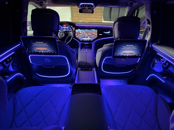 2024 Mercedes-Benz Maybach EQS SUV 680, чёрный, 22000000 рублей - вид 34
