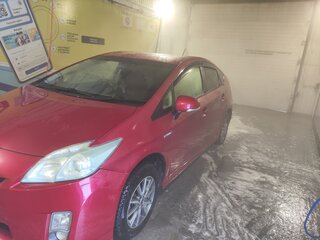 2011 Toyota Prius III (XW30), красный, 1100000 рублей, вид 1