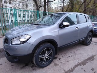 2011 Nissan Qashqai I Рестайлинг, серебристый, 810000 рублей, вид 2