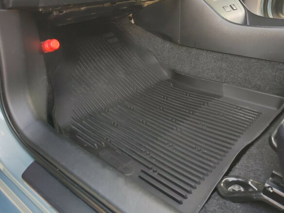 2013 Toyota Prius III Рестайлинг (XW30), голубой, 1050000 рублей - вид 23