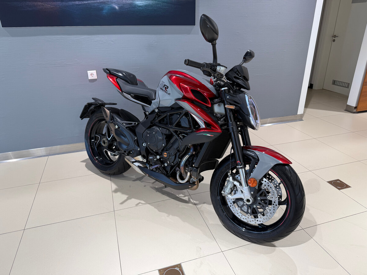 MV Agusta Brutale 800