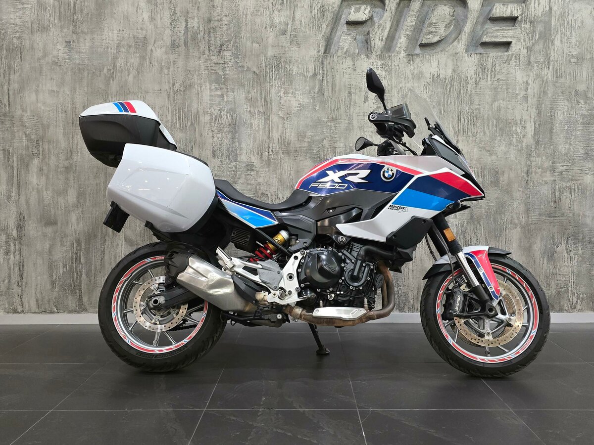 BMW F 900 XR