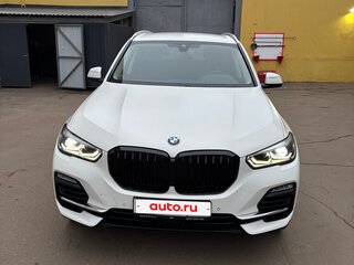 2020 BMW X5 45e IV (G05/G18), белый, 6390000 рублей, вид 1
