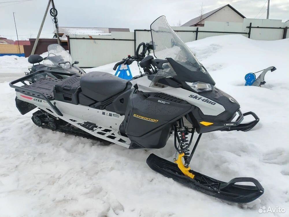 BRP Ski-Doo Expedition 900