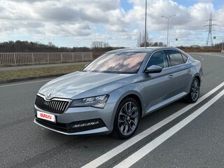 2021 Skoda Superb III Рестайлинг, серый, 1950000 рублей, вид 1