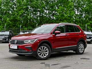 2021 Volkswagen Tiguan II Рестайлинг, красный, 2650000 рублей, вид 1