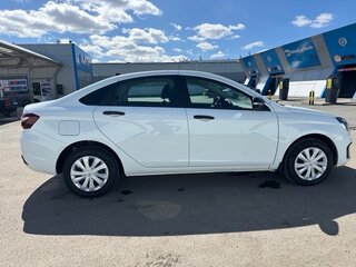 2024 Lada (ВАЗ) Vesta I Рестайлинг (NG), белый, 980000 рублей, вид 4