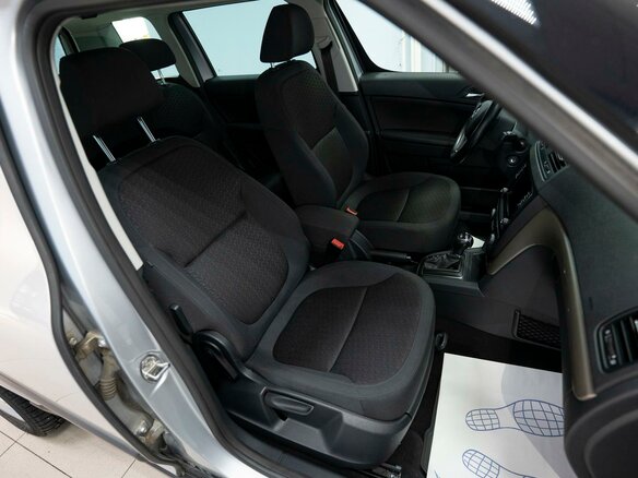 2015 Skoda Yeti I Рестайлинг, серебристый, 1149000 рублей - вид 12