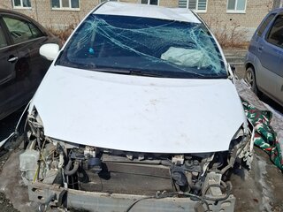 2011 Toyota Prius III Рестайлинг (XW30), белый, 380000 рублей, вид 1