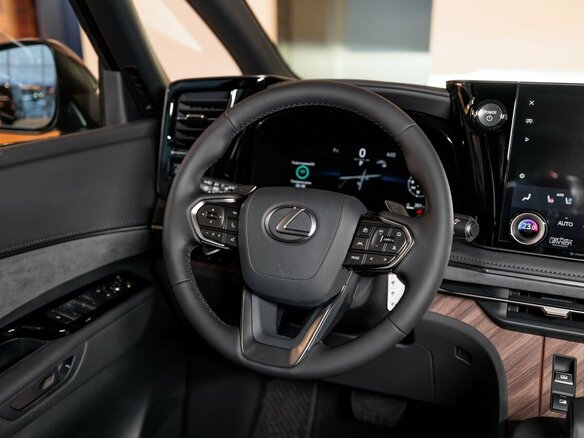 2025 Lexus LM 350h II, чёрный, 18790000 рублей - вид 12