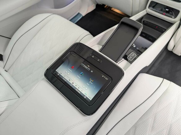 2026 Mercedes-Benz Maybach GLS 600 I Рестайлинг, белый, 34750000 рублей - вид 19