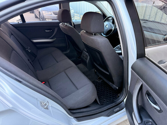 2011 BMW 3 серии 318i V (E90/E91/E92/E93) Рестайлинг, серебристый, 1045000 рублей - вид 11