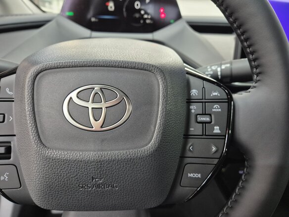 2025 Toyota Prius V (XW60), серый, 3999123 рублей - вид 10