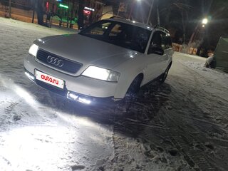 1998 Audi A6 II (C5), белый, 600000 рублей, вид 1