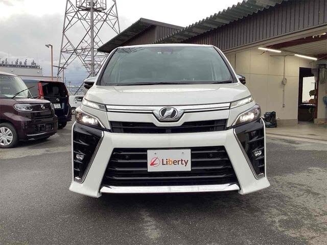 Toyota Voxy III (R80) Рестайлинг