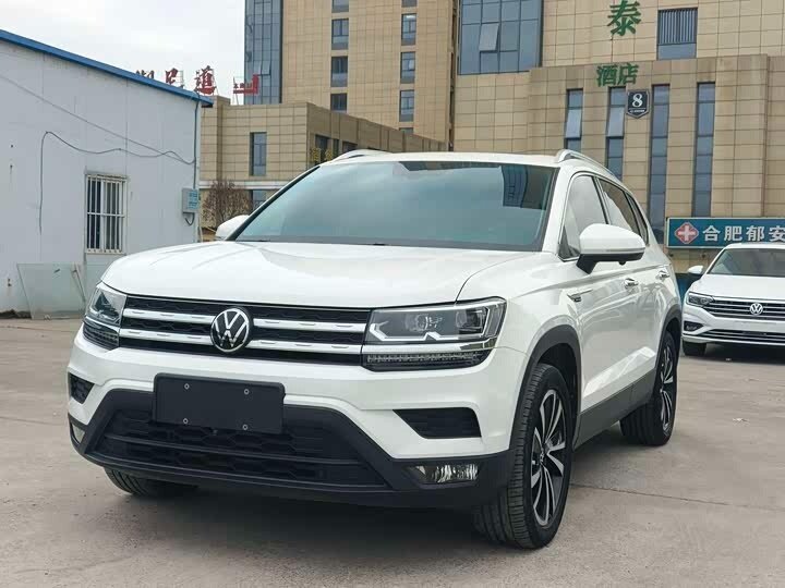 Volkswagen Tharu I