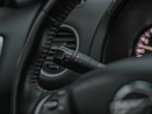 2015 Nissan Pathfinder IV, серый, 1890000 рублей - вид 5