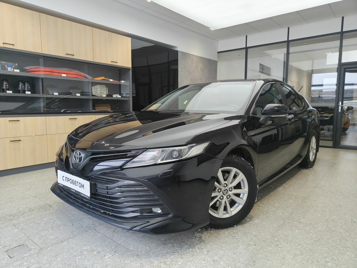 Toyota Camry VIII (XV70)