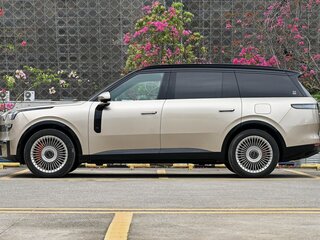 2026 Lynk & Co 900, золотистый, 7741000 рублей, вид 3