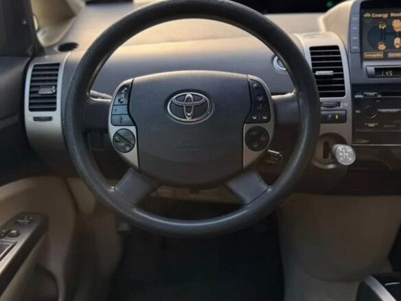 2005 Toyota Prius II Рестайлинг (XW20), красный, 630000 рублей - вид 7