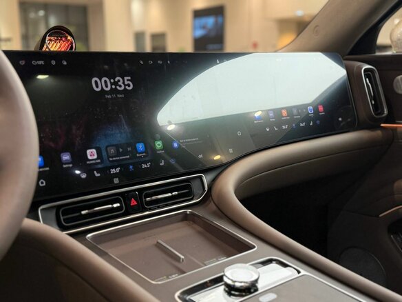 2026 Aito M9 75.4 kWh II, красный, 13370000 рублей - вид 19