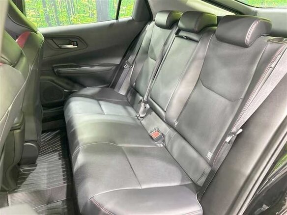 2025 Toyota Prius V (XW60), чёрный, 3670000 рублей - вид 12