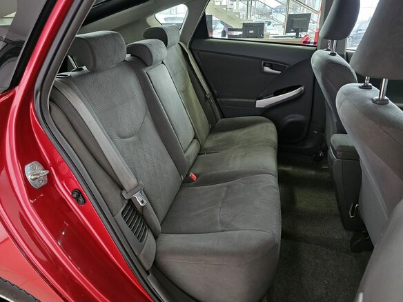 2011 Toyota Prius III (XW30), красный, 999000 рублей - вид 14