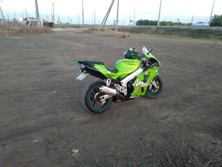 kawasaki zx7 1996