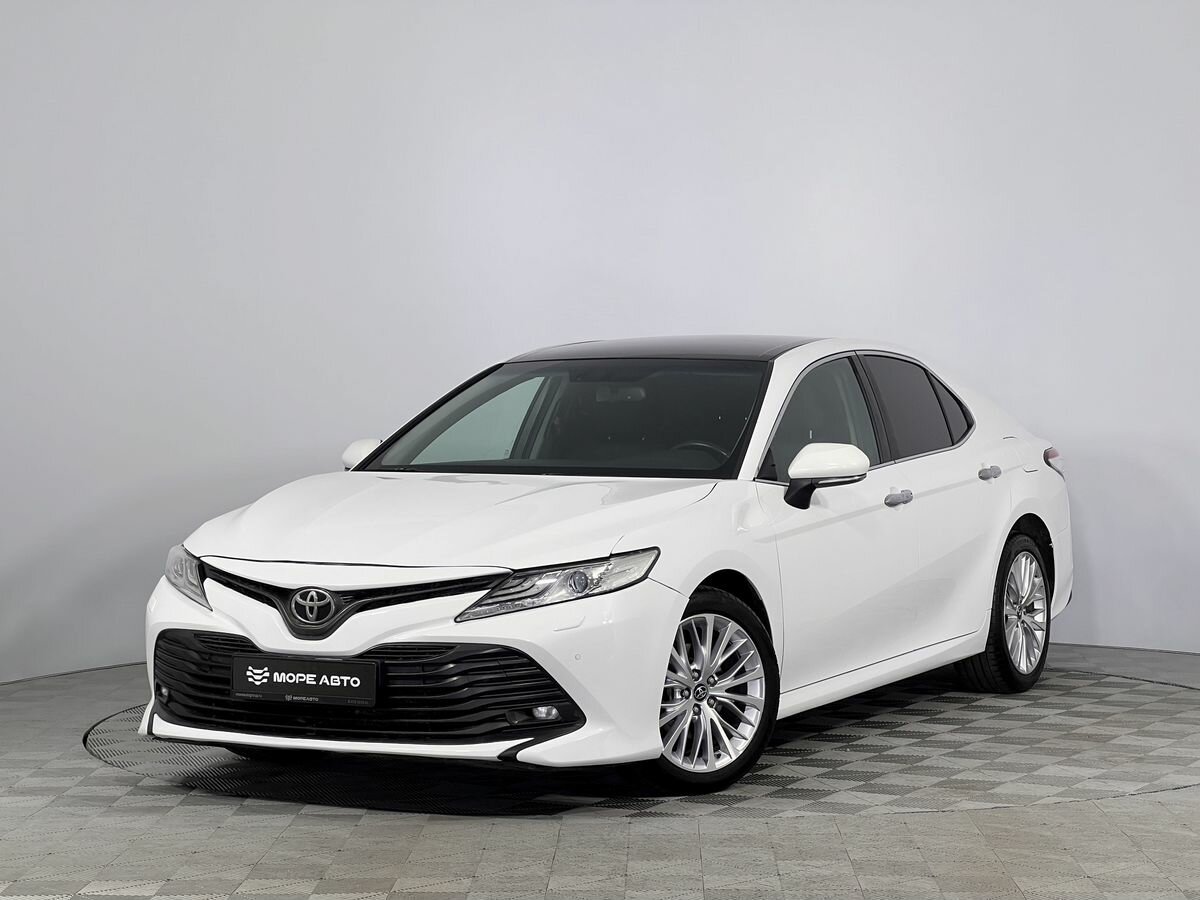 Toyota Camry VIII (XV70)