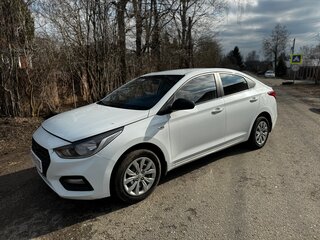 2017 Hyundai Solaris II, белый, 850000 рублей, вид 1
