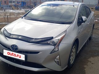 2017 Toyota Prius IV (XW50), серебристый, 1760000 рублей, вид 1