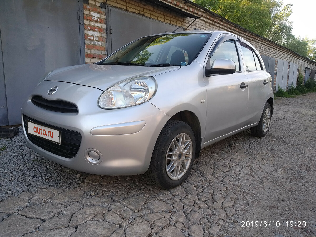Nissan March 2012